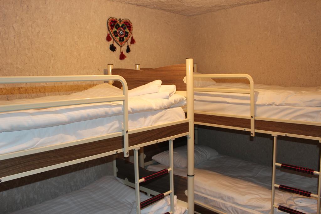Stay In Peace Cave Hostel Гореме Номер фото
