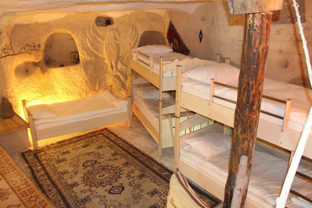 Stay In Peace Cave Hostel Гореме Номер фото